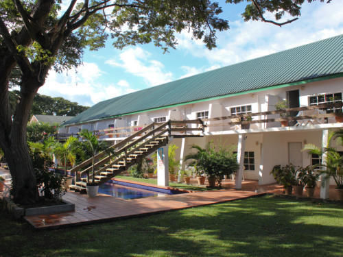Summerland Suites Bon Accord Village Exterior photo